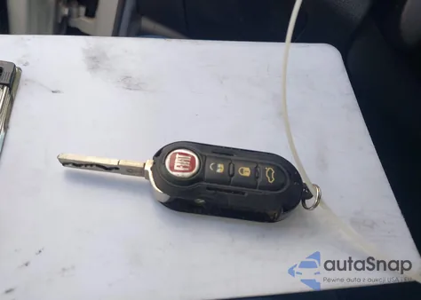 2014 Fiat 500L Easy z USA, uszkodzony, nr VIN ZFBCFABHXEZ023182